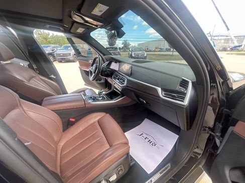 Used 2021 BMW X5 M50i w/ Executive Package image 28