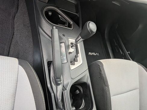 Used 2018 Toyota RAV4 XLE FWD image 12