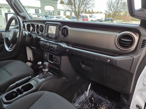 Used 2021 Jeep Wrangler Sport image 30