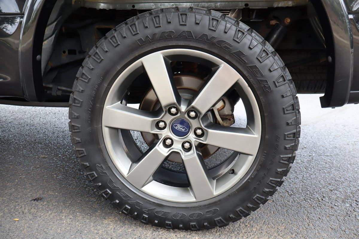 Used 2015 Ford F150 Lariat AWD/4WD image 41