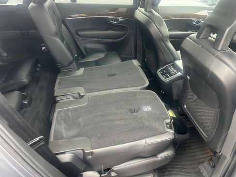 Used 2016 Volvo XC90 T6 Momentum w/ Momentum Plus Package image 32