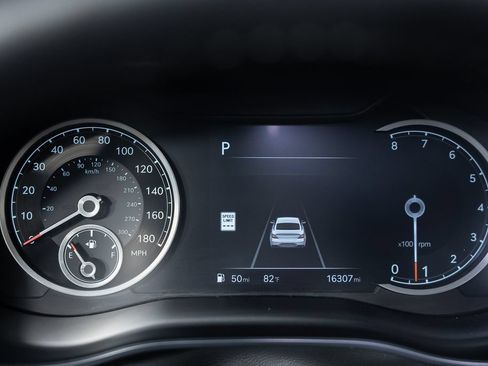 Used 2026 Genesis G70 2.5T RWD image 28