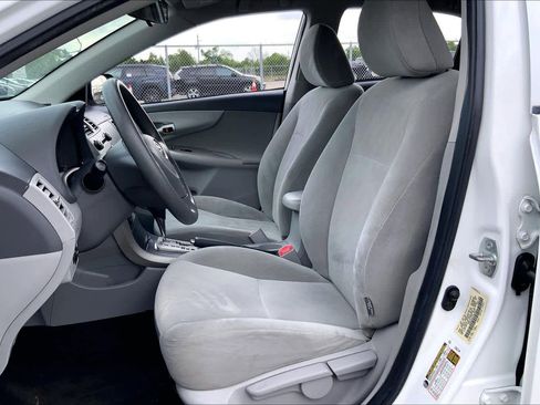 Used 2010 Toyota Corolla LE image 7