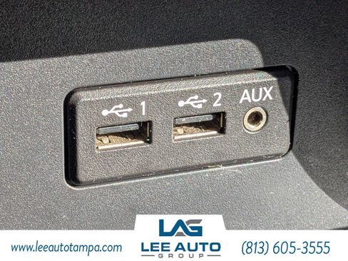 Used 2019 Nissan Titan SV w/ SV Convenience Package image 23