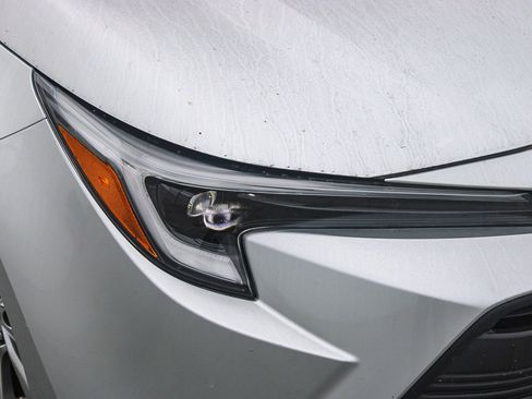 Used 2023 Toyota Corolla LE w/ LE Convenience Package image 2