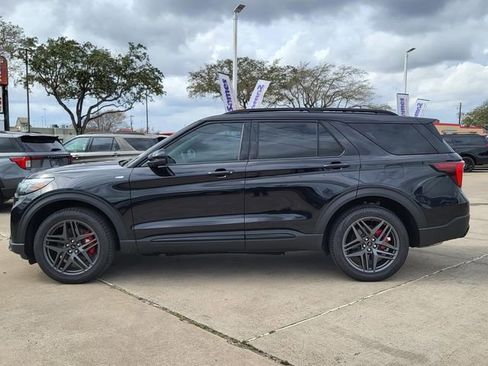 New 2026 Ford Explorer ST-Line w/ ST-Line Street Pack image 2