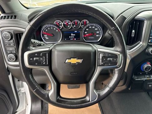 Used 2021 Chevrolet Silverado 1500 LT AWD/4WD image 12