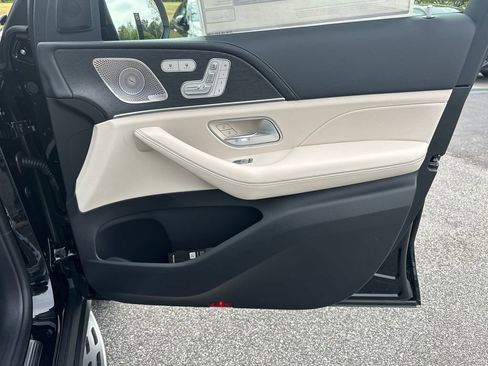 New 2026 Mercedes-Benz GLS 450 4MATIC image 15