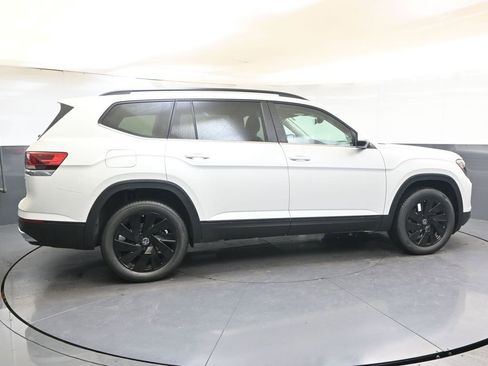 New 2026 Volkswagen Atlas SE image 6