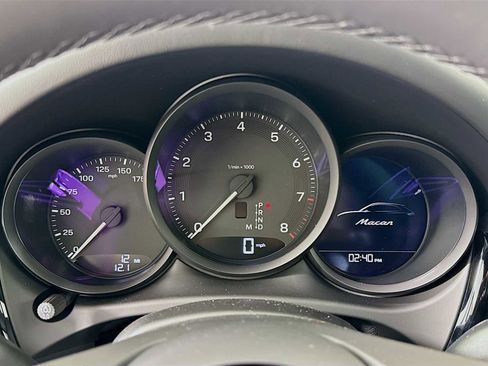 New 2026 Porsche Macan image 16