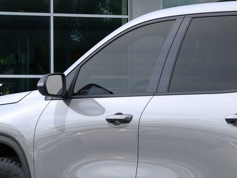 New 2025 Chevrolet Traverse Z71 w/ Enhanced Driving Package image 12