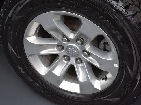 Used 2024 RAM 1500 Laramie AWD/4WD image 18