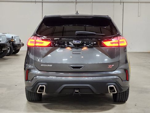 Used 2019 Ford Edge ST image 11