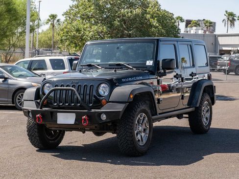 Used 2013 Jeep Wrangler Unlimited Rubicon w/ Connectivity Group AWD/4WD image 3