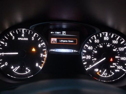 Used 2019 Nissan Pathfinder SV image 23