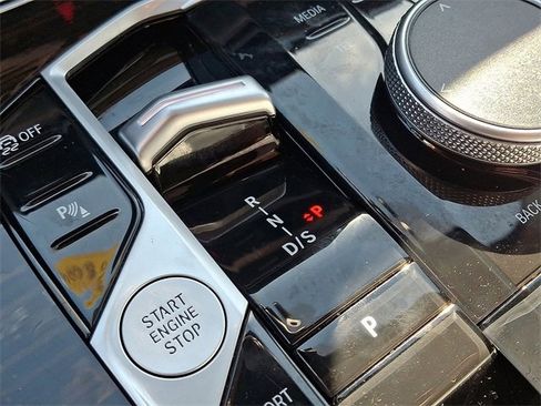 Used 2025 BMW X7 xDrive40i image 15