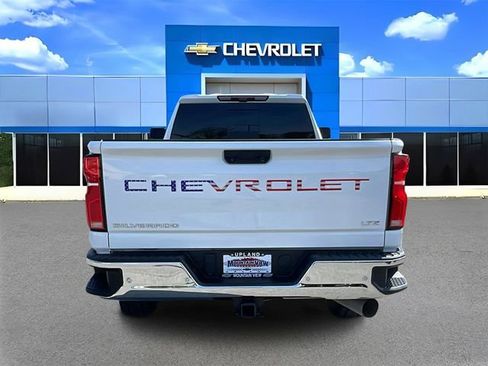 Used 2024 Chevrolet Silverado 3500 LTZ w/ LTZ Premium Package AWD/4WD image 4