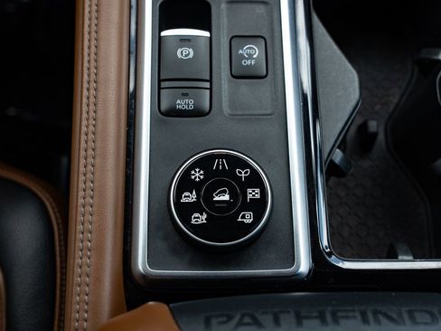 Used 2022 Nissan Pathfinder Platinum w/ Cargo Package AWD/4WD image 20