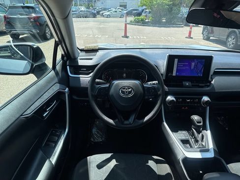 Used 2025 Toyota RAV4 XLE AWD/4WD image 12