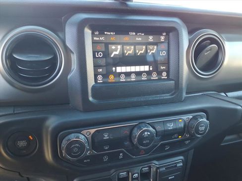 Used 2019 Jeep Wrangler Unlimited Sport S image 12