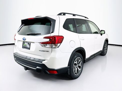 Used 2023 Subaru Forester Premium AWD/4WD image 9