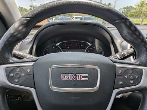 Used 2024 GMC Terrain SLE FWD image 31