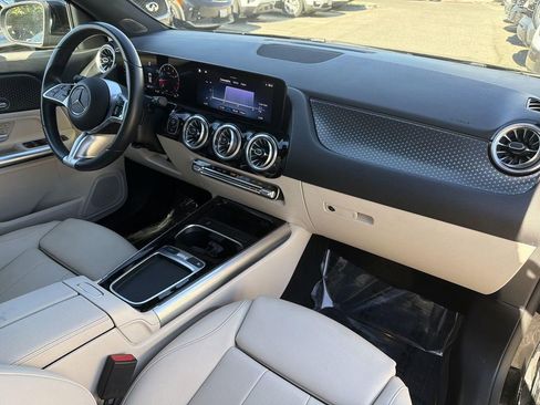 Used 2025 Mercedes-Benz GLA 250 image 32
