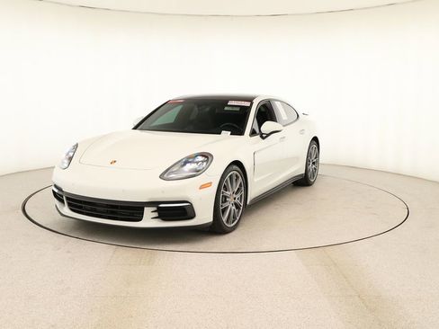 Used 2018 Porsche Panamera 4 image 12