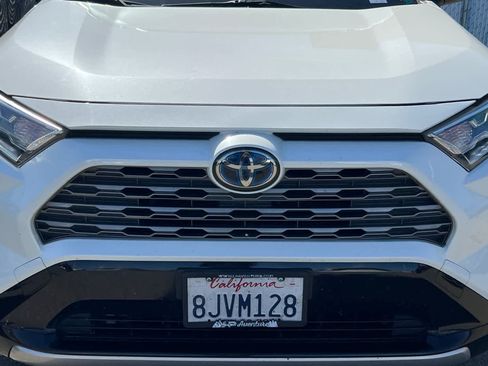 Used 2019 Toyota RAV4 XSE w/ Carpet Mat Package AWD/4WD image 12