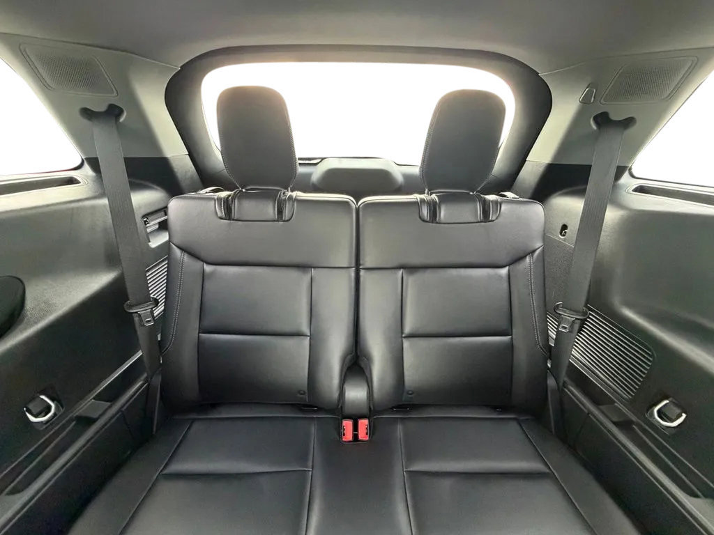 Used 2024 Ford Explorer Limited AWD/4WD image 32