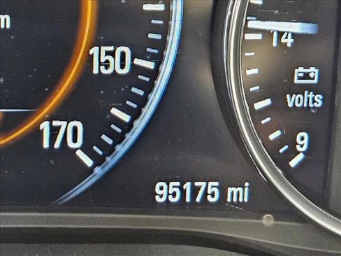 Used 2019 Buick Enclave Avenir image 16