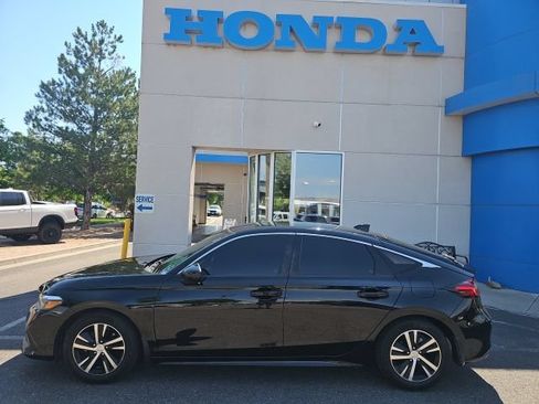 Used 2023 Honda Civic LX image 2
