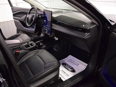 Used 2025 Ford Mustang Mach-E Premium AWD/4WD image 29