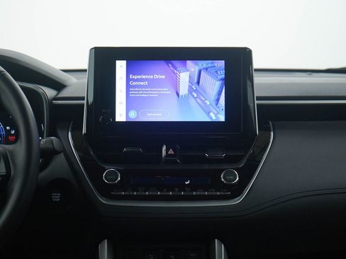 Used 2024 Toyota Corolla Cross XLE w/ Convenience Package image 16