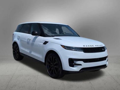 Used 2026 Land Rover Range Rover Sport SE AWD/4WD image 8