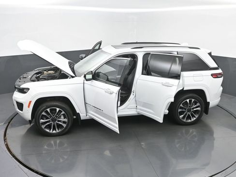 Used 2023 Jeep Grand Cherokee Overland image 63