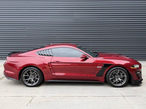 Used 2019 Ford Mustang GT Premium w/ Performance Package - Level 2 RWD image 10