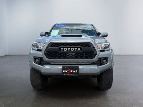 Used 2020 Toyota Tacoma TRD Sport w/ Blackout Package AWD/4WD image 11