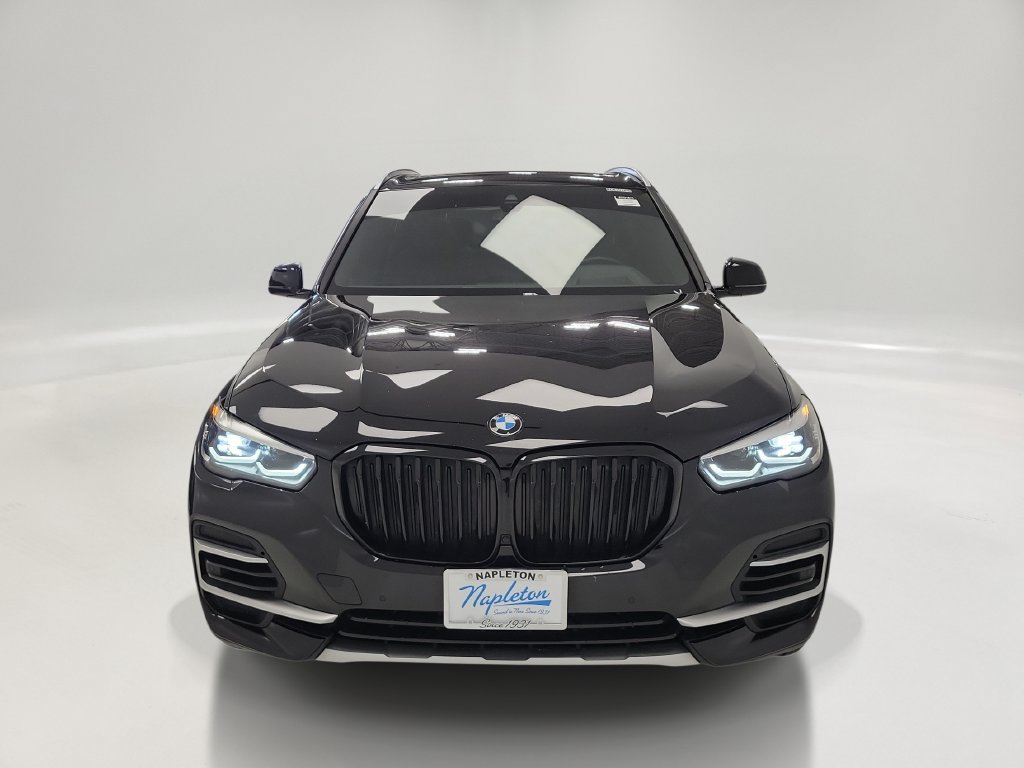 Used 2022 BMW X5 xDrive40i w/ Premium Package AWD/4WD image 2