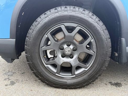 Used 2025 Honda Pilot TrailSport image 11