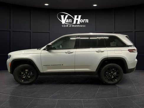 New 2026 Jeep Grand Cherokee Altitude AWD/4WD image 13