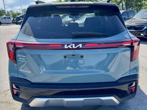 Used 2025 Kia Seltos S FWD image 4