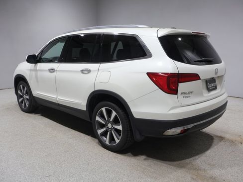 Used 2017 Honda Pilot Touring image 4