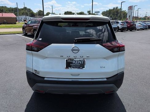 Used 2023 Nissan Rogue SV w/ SV Premium B Package FWD image 6