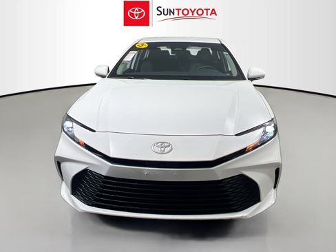 Used 2025 Toyota Camry LE image 10