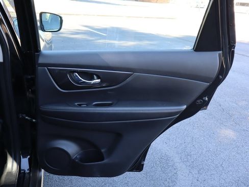 Used 2018 Nissan Rogue S AWD/4WD image 25