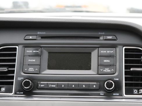 Used 2017 Hyundai Sonata SE w/ Cargo Package FWD image 19