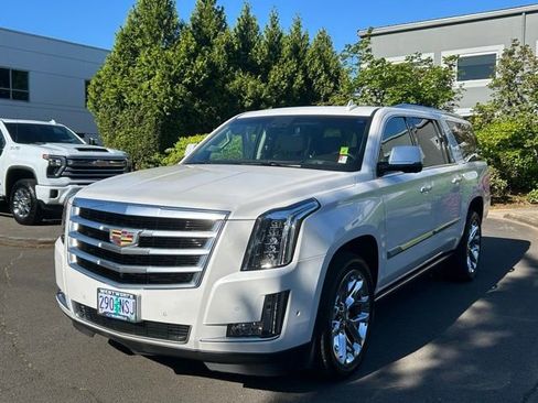 Used 2017 Cadillac Escalade ESV Premium Luxury AWD/4WD image 3
