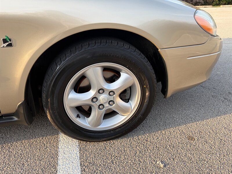 Used 2001 Ford Taurus SE FWD image 26