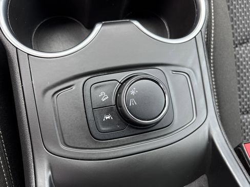 Used 2022 GMC Terrain SLE image 15